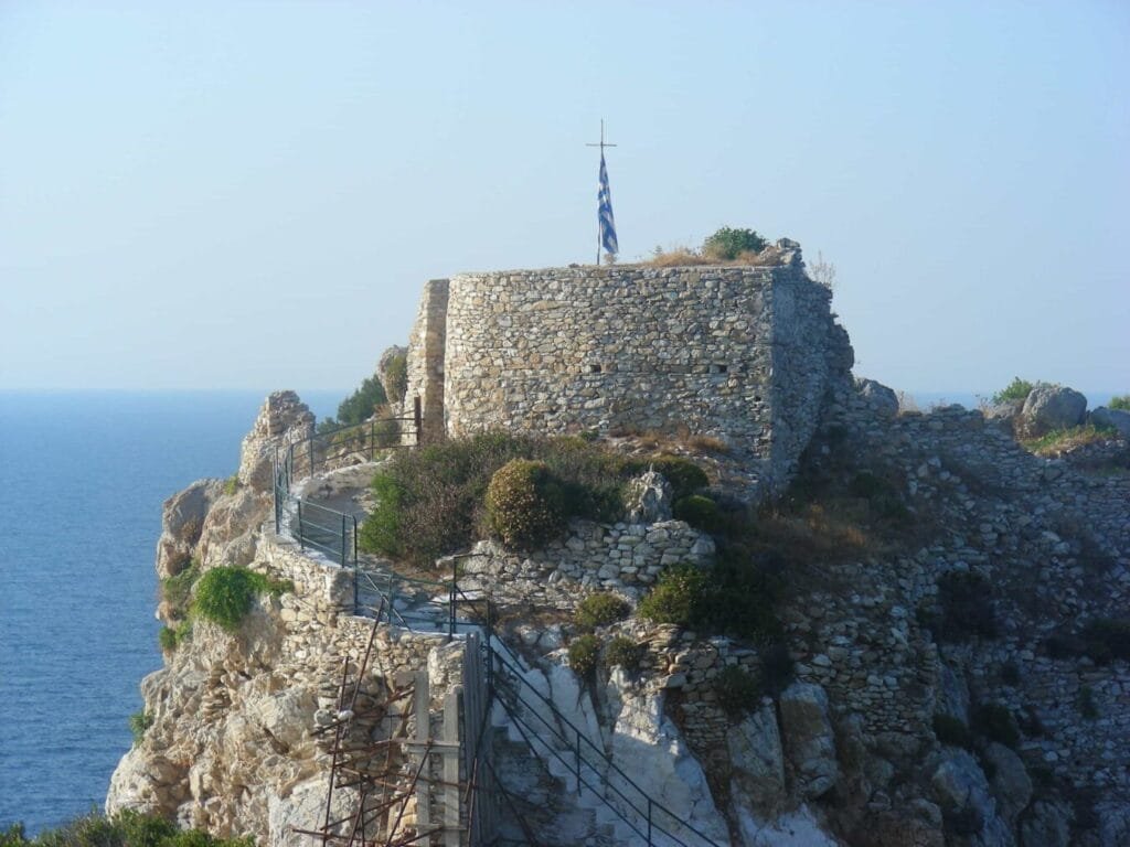 4x4 Safari in Skiathos with Auto-Motopoint. Explore Skiathos’ best-kept hidden treasures and magnificent natural landscape, where it’s only accessible off-road. The 4×4 safari tour has several stops around the Island. For the adventurous spirit, join us in the rugged path that lead to breathtaking viewpoints in Skiathos overlooking the Aegean Sea.